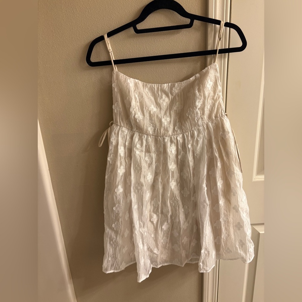 Lucy in the Sky Baby Doll Dress in Floral White - Never Worn